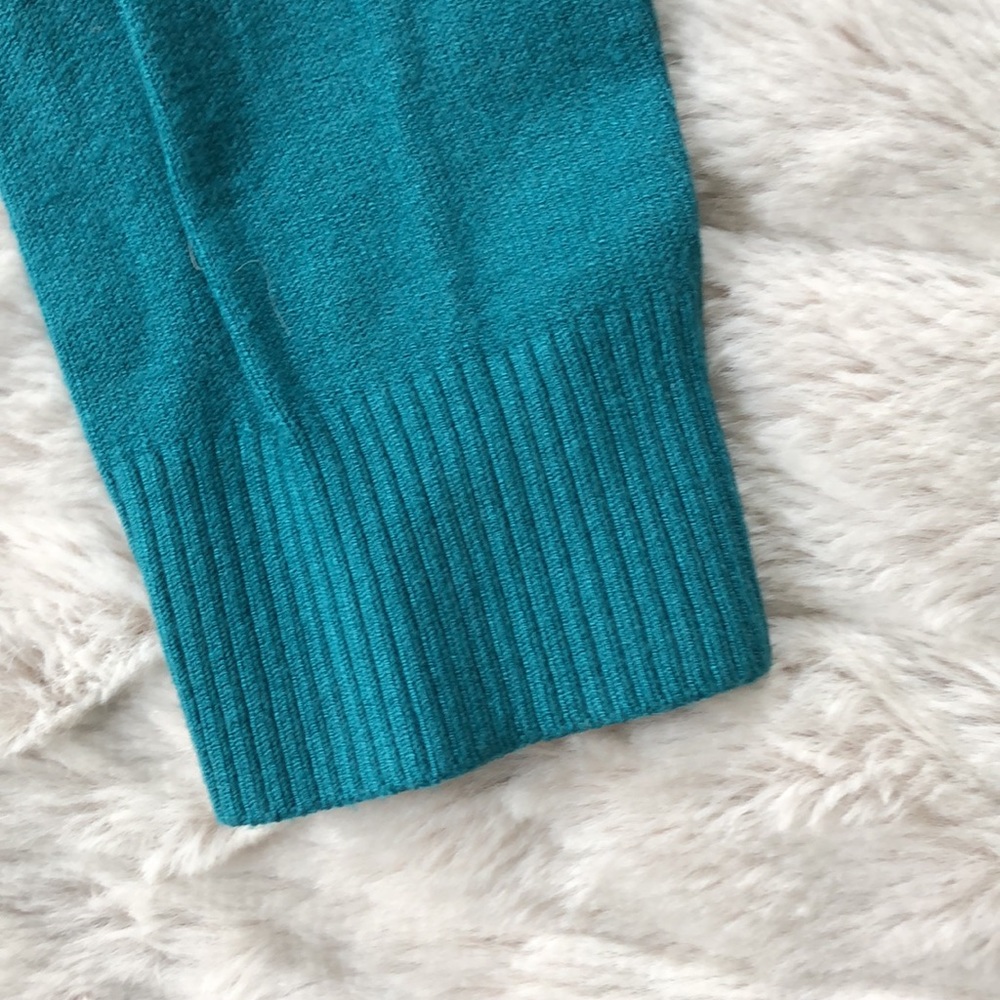 2/$25!‎ ⭐️ Zara Teal V-neck Sweater Long Sleeved - Picture 5 of 7